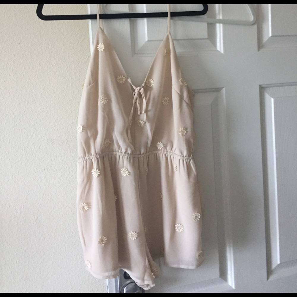 spring romper - Picture 3 of 3