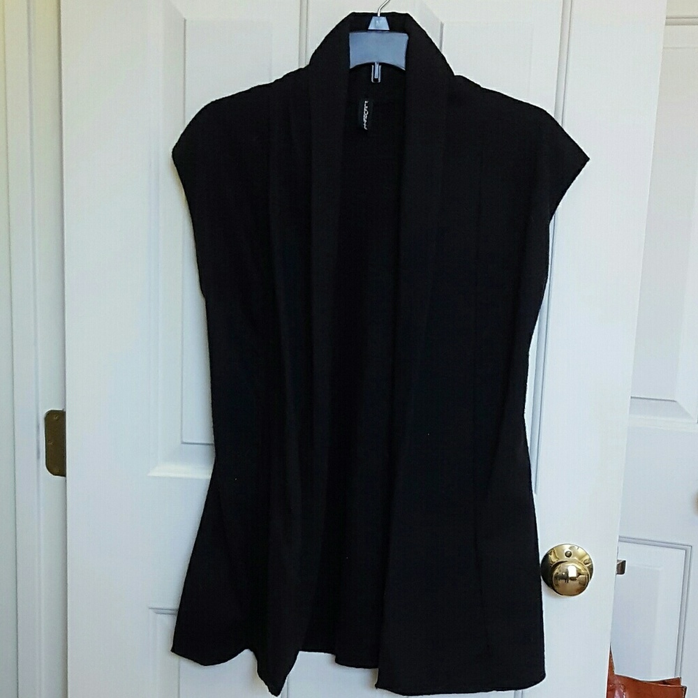 Sleeveless fleece vest/cardigan