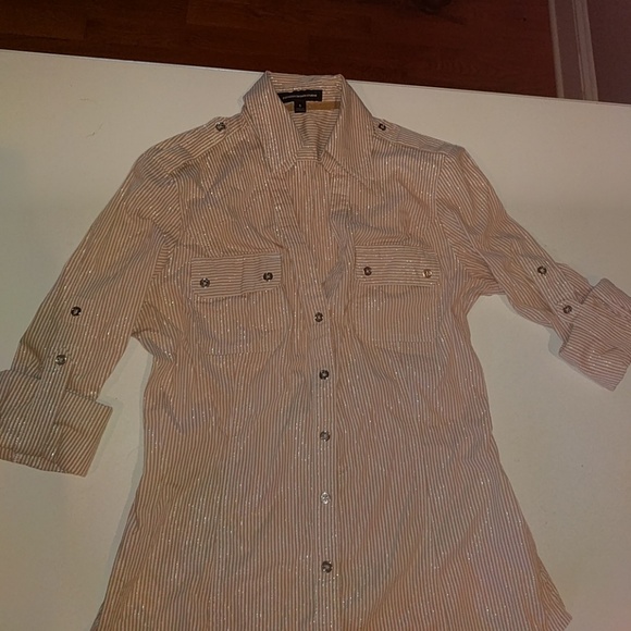 Button down - Picture 2 of 3