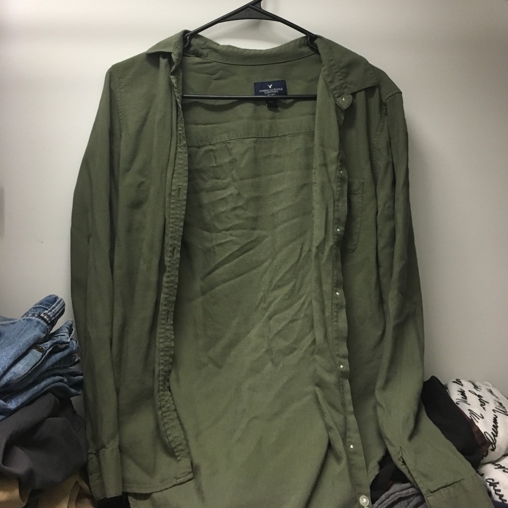 American Eagle button up