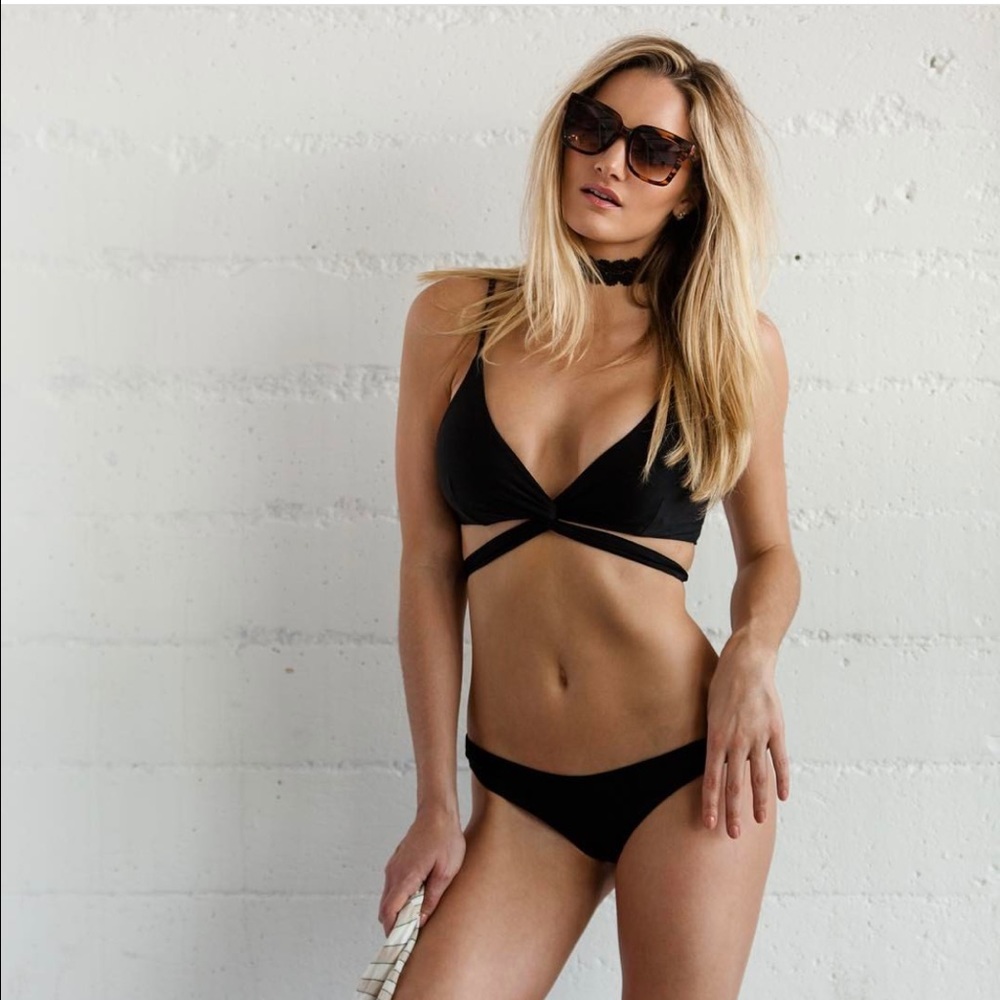Raquel - Wine Wrap Cheeky Bikini Set - Picture 4 of 4