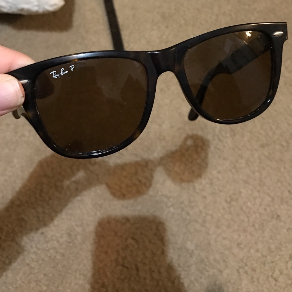 Polarized tortoise ray bans