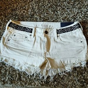 NWT American Eagle belted white denim shorts