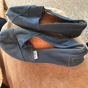 Toms shoes