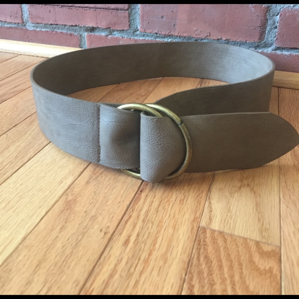 Taupe belt
