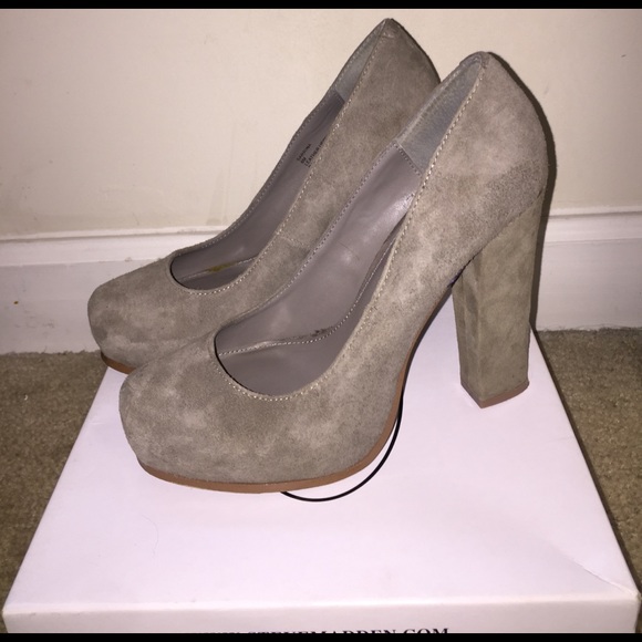 Steve Madden Shoes - Last chance 🌺Steve Madden suede Chucky Heel