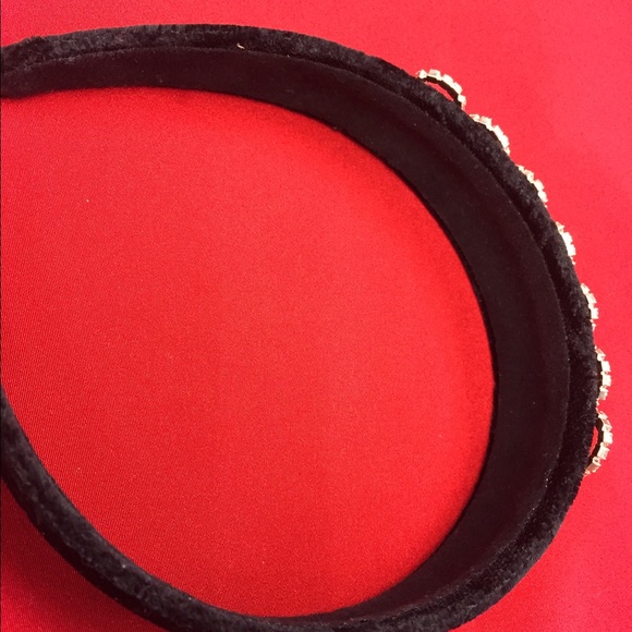 collar - Picture 3 of 3