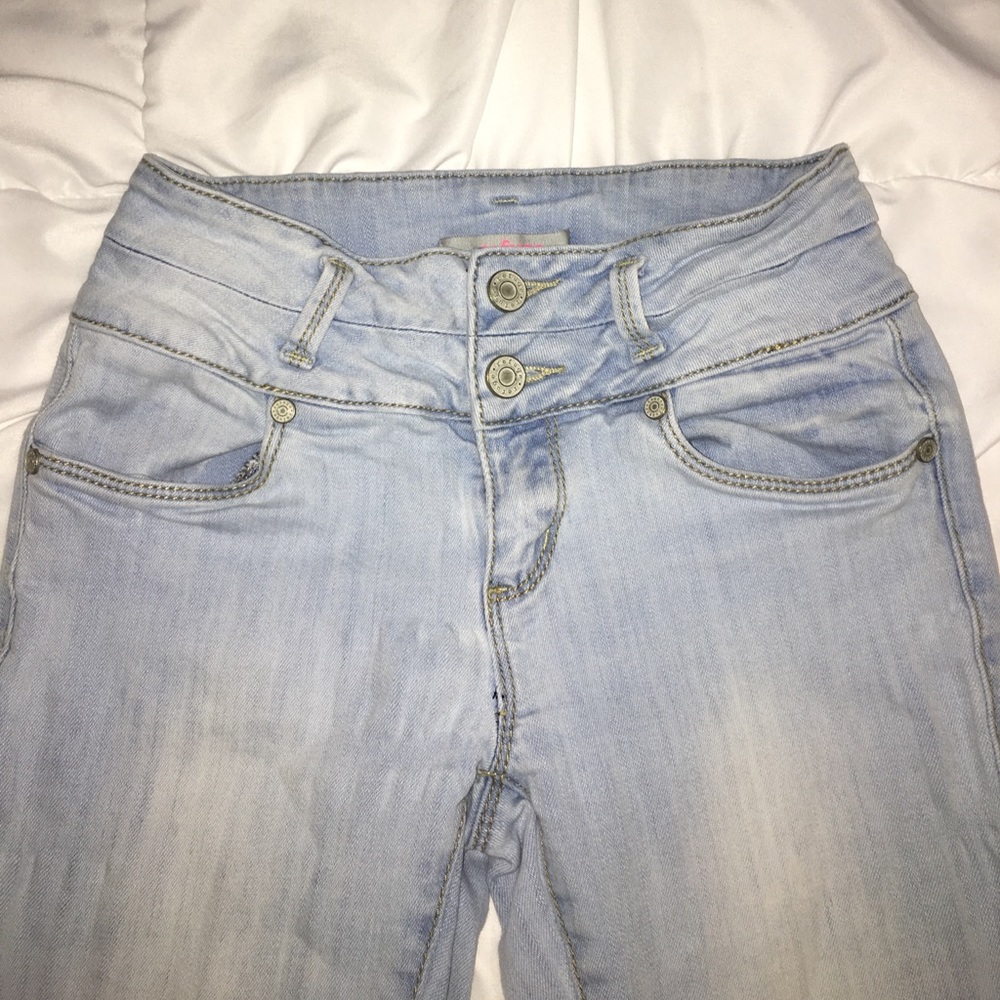 Mid Rise Light Wash Jeans