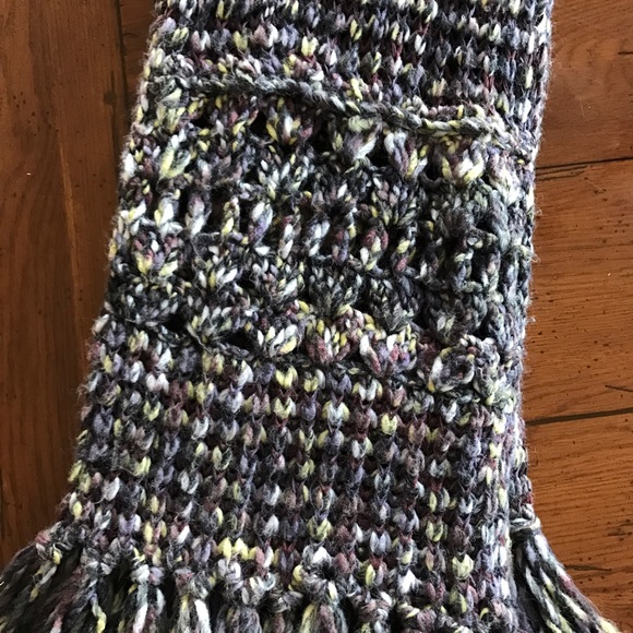 Scarf - Picture 1 of 4