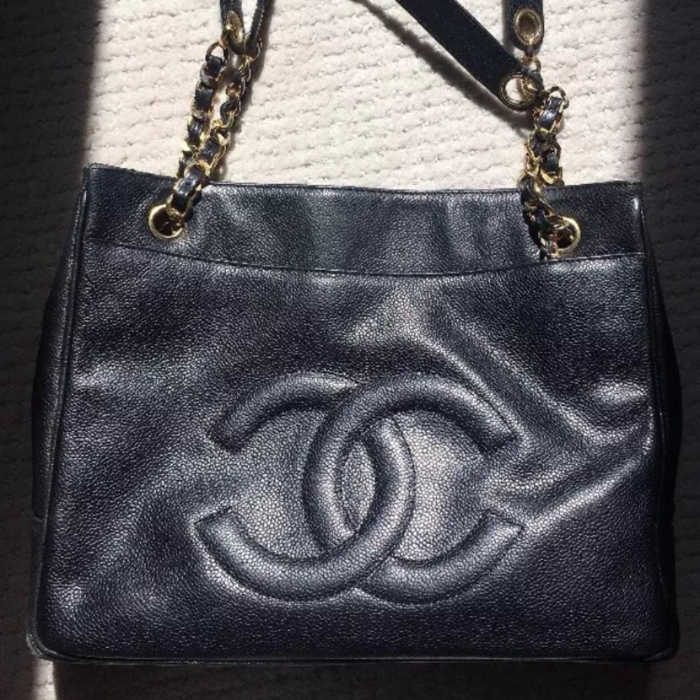 AUTHENTIC VINTAGE 90s CHANEL BAG