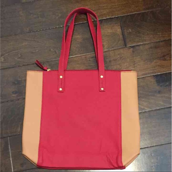 Saffiano Leather Zippered Tote/Shopper with RFID - Picture 4 of 8