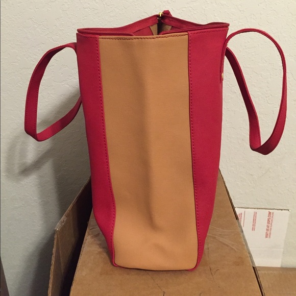 Saffiano Leather Zippered Tote/Shopper with RFID - Picture 7 of 8