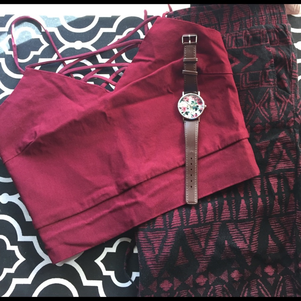 maroon crop top