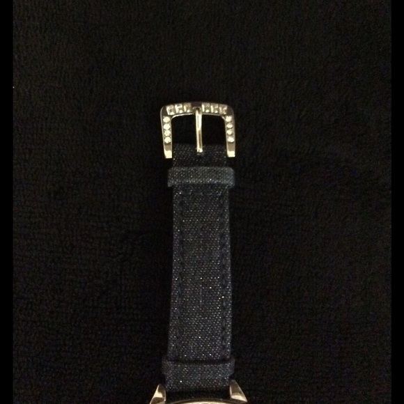 Victoria Weik Absolute  WATCH - Picture 3 of 4