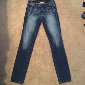 Skinny jegging jeans