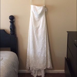 NEW David's Bridal Galina Gown