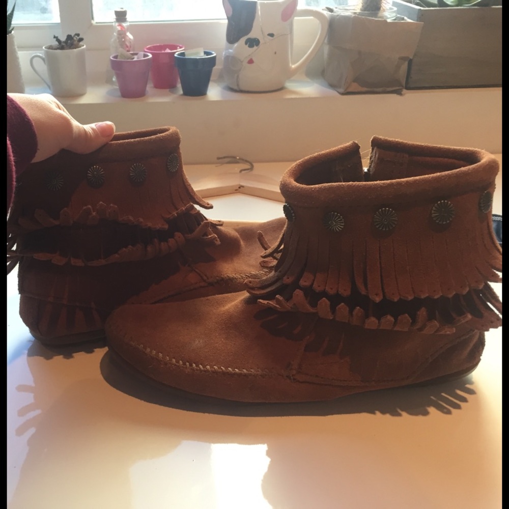 Ankle high moccasins