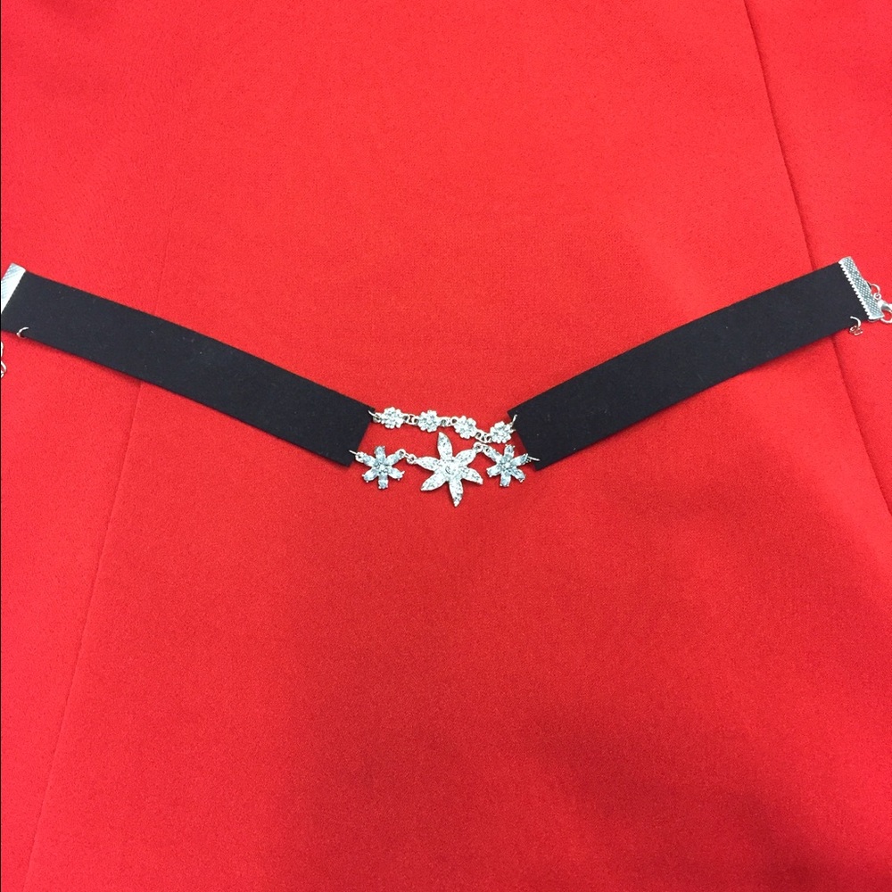Choker - Picture 2 of 3