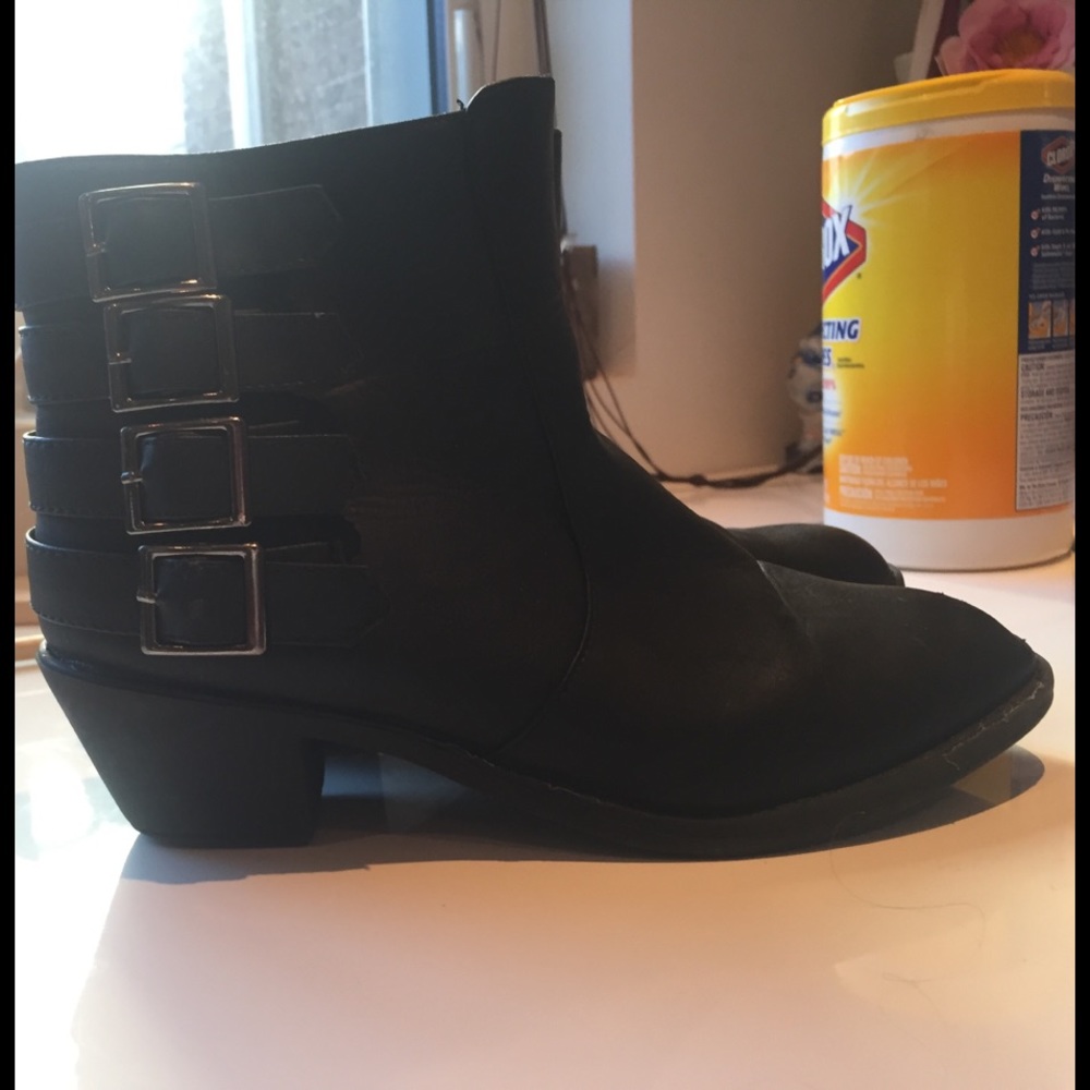 Shoes - Picture 3 of 3