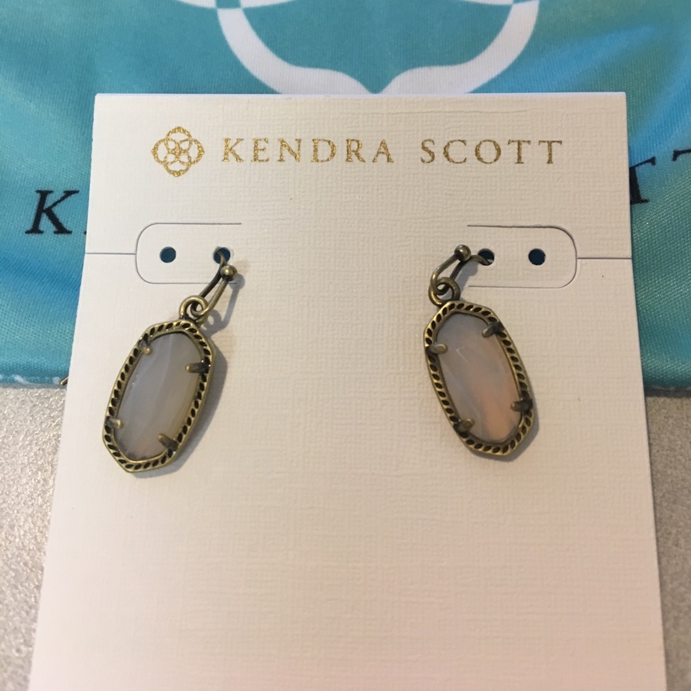 Kendra Scott Lee White Banded Agate/Antique Brass