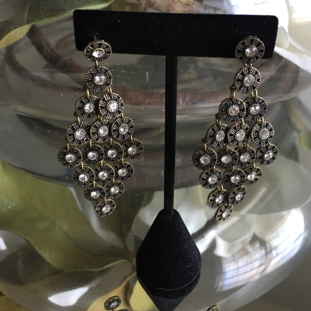 ✨LAST CALL ✨ Gold/Rhinestone Chandelier Earrings