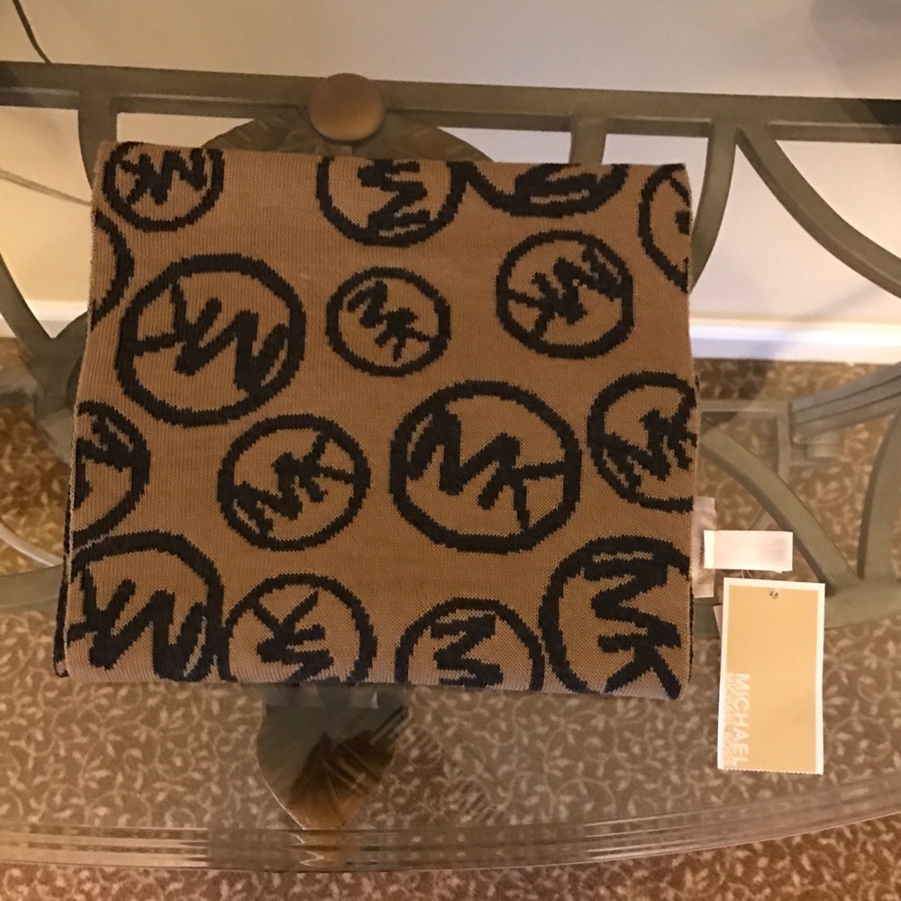 Michael Kors Scarf!
