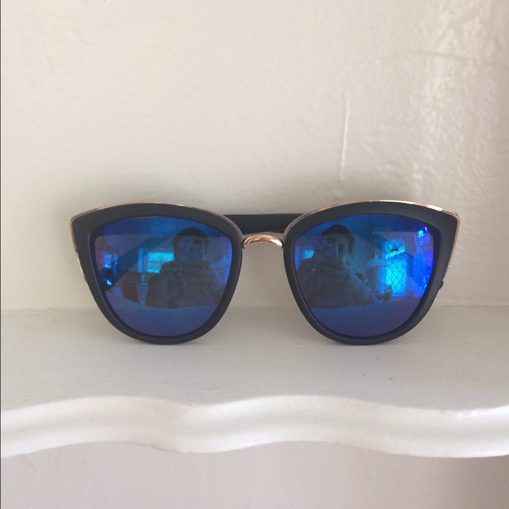 Blue mirror framed cat eye sunglasses