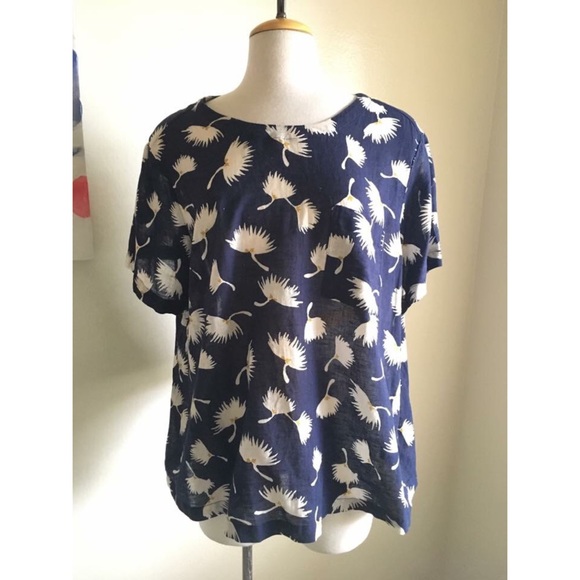Old Navy Tops - Floral blouse