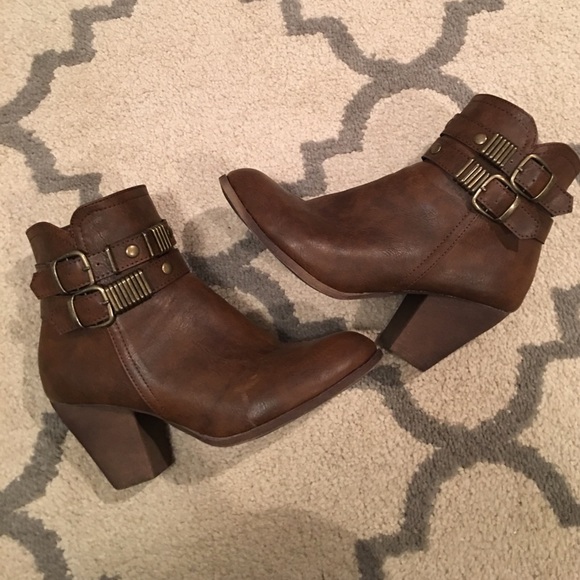 Booties - Picture 4 of 5