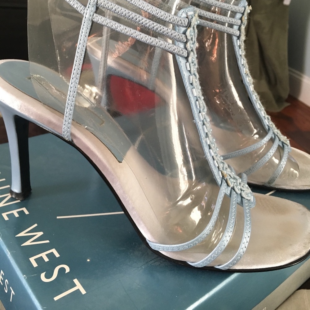 Light Blue Heals
