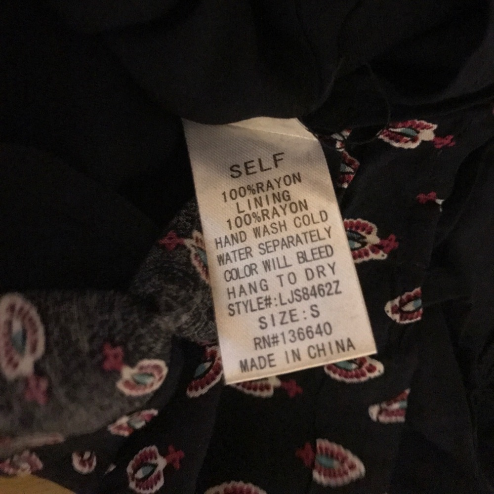 Navy Bell Sleeve Pritned Romper - Picture 4 of 4