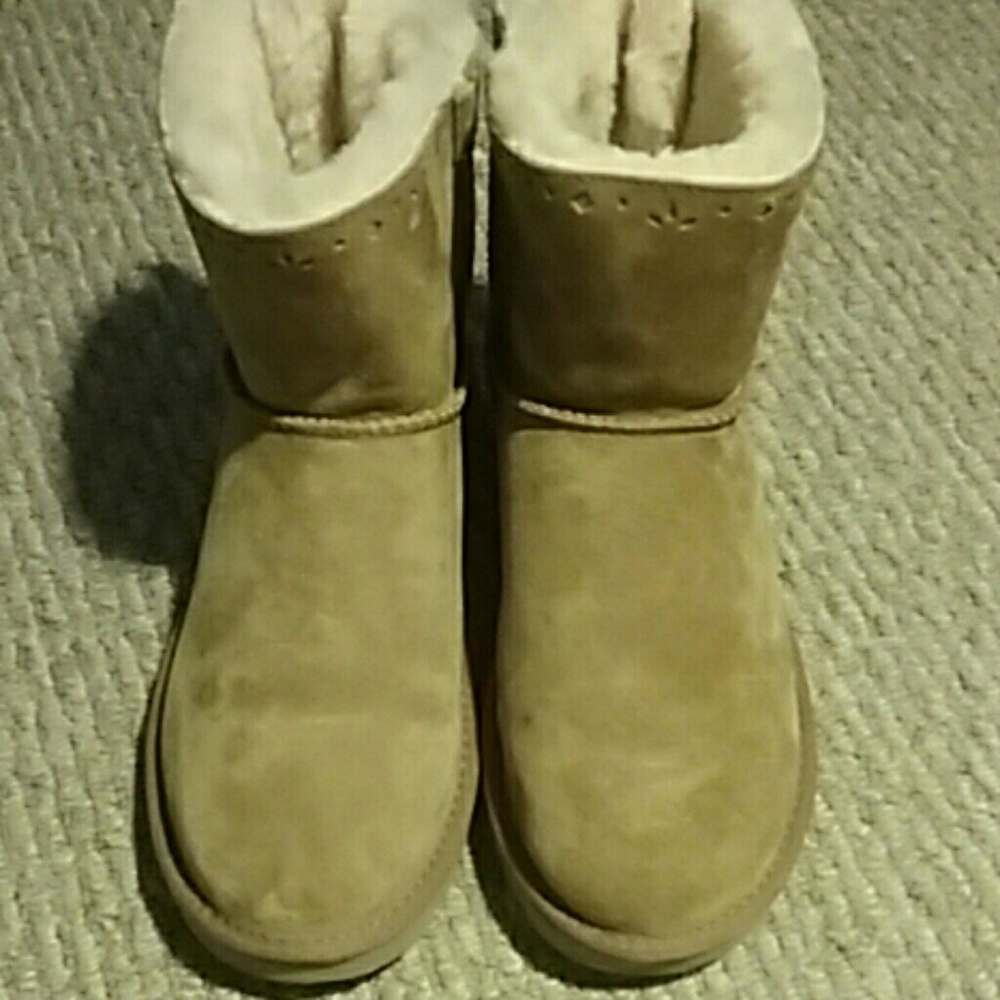 Uggs - Picture 2 of 3