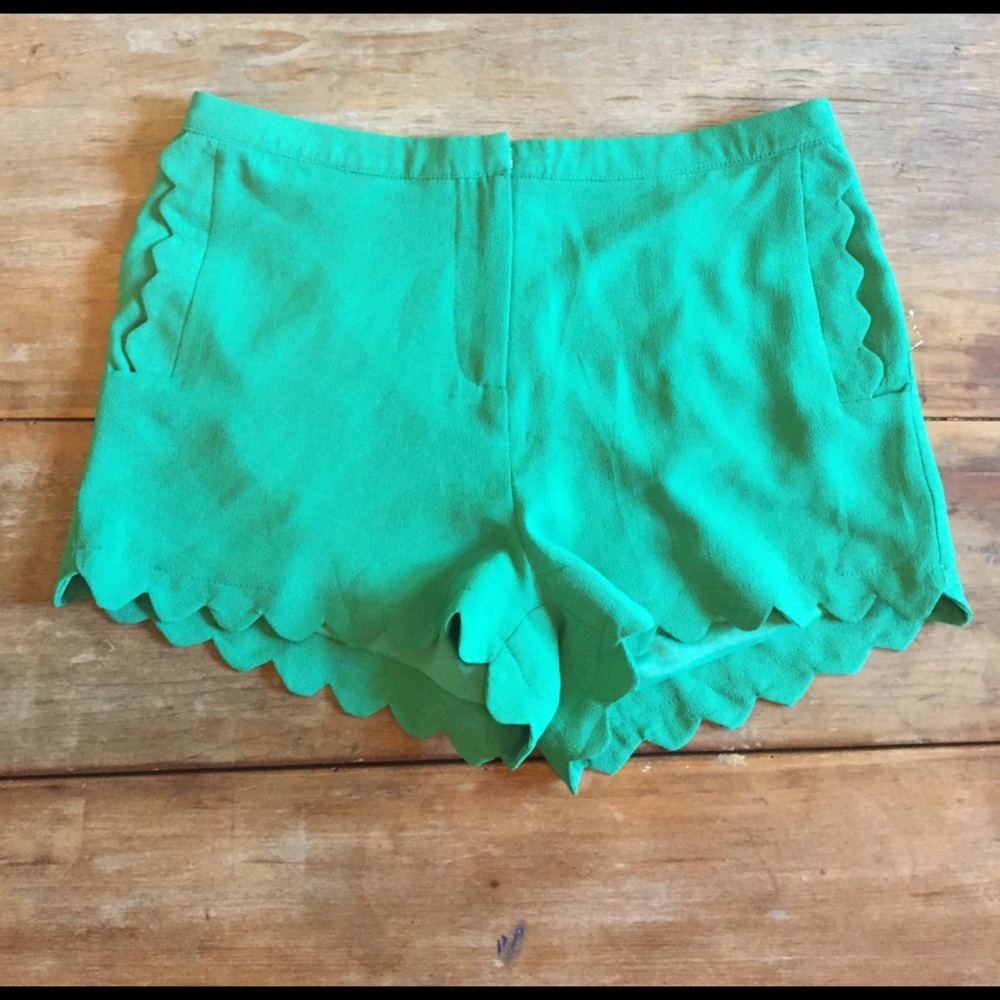 Green Scalloped summer shorts