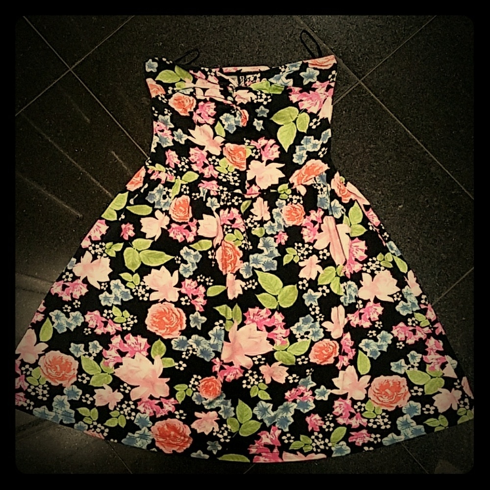 Floral strapless dress
