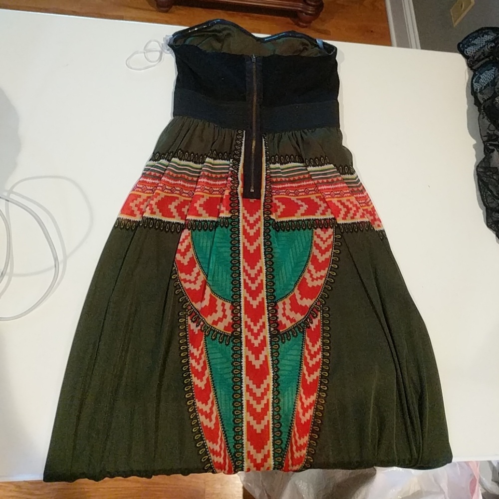 Dress - Picture 4 of 4