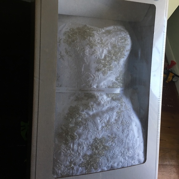 Beautiful  🦋wedding gown👰🏼 - Picture 2 of 6