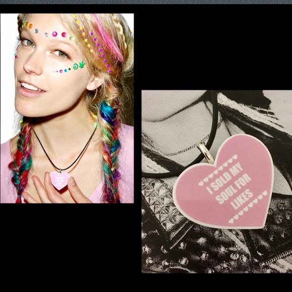 CHOCKER & HEART PENDANT 💘I SOLD MY SOUL FOR LIKES - Picture 4 of 8