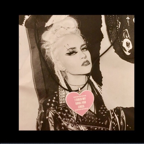 CHOCKER & HEART PENDANT 💘I SOLD MY SOUL FOR LIKES - Picture 7 of 8