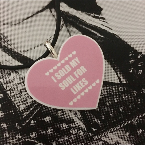 CHOCKER & HEART PENDANT 💘I SOLD MY SOUL FOR LIKES - Picture 2 of 8