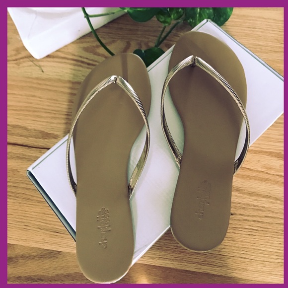 ROSE GOLD FLIP FLOPS PRICE IS FIRM - Picture 3 of 4