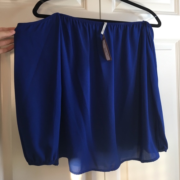 SOLD-Royal blue off the shoulders top - Picture 3 of 3