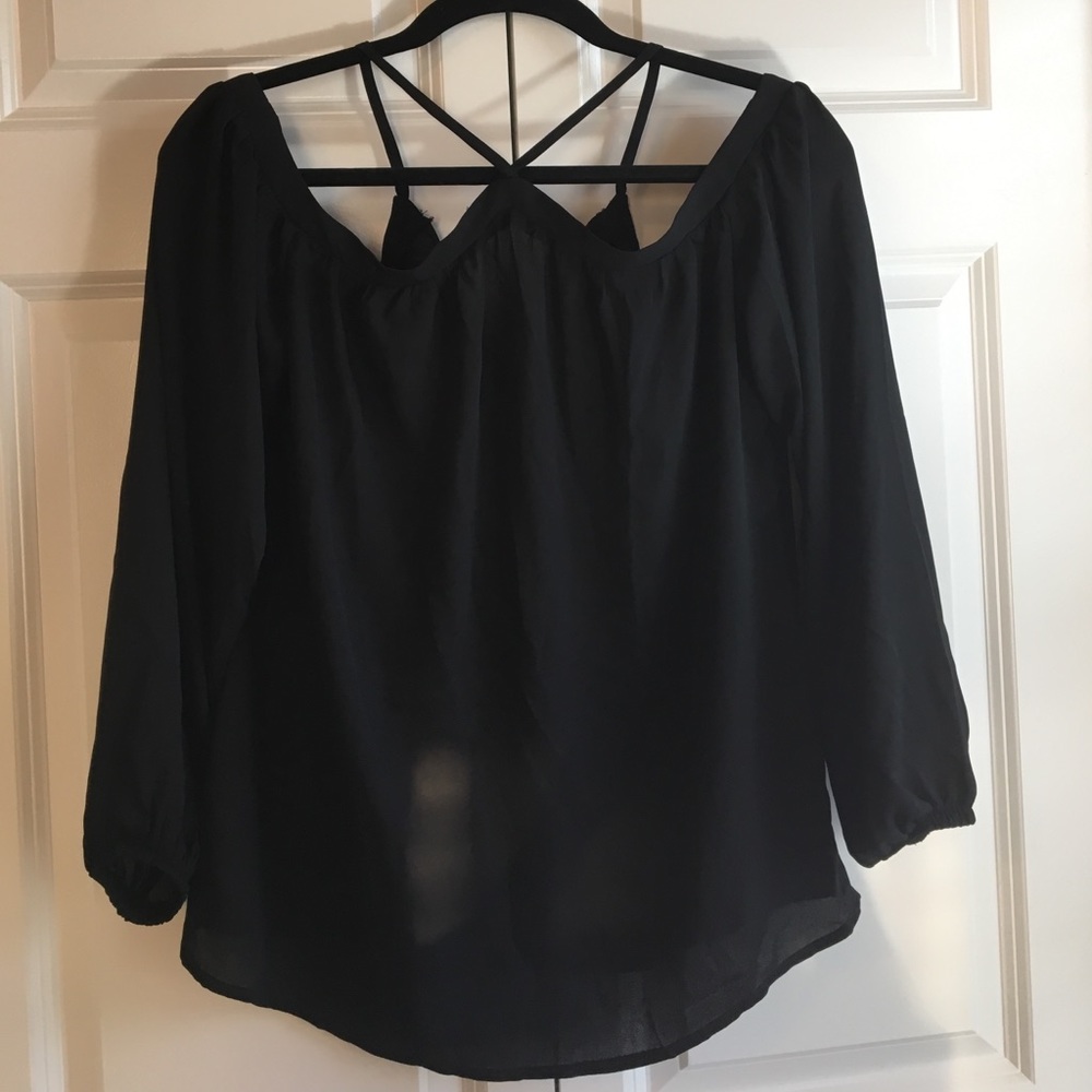 🌸SOLD🌸Black off the shoulders long sleeve top