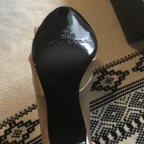 NWT Nina Forbes Champagne Heels - Picture 3 of 3