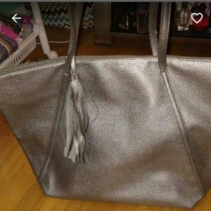 Grey tote