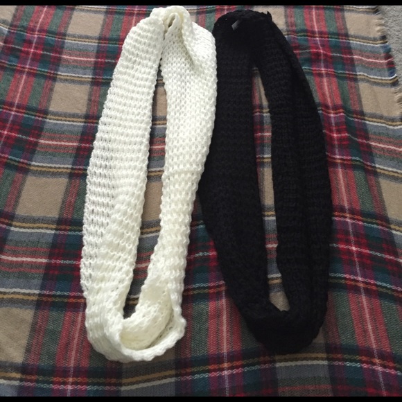 🎀SCARF BUNDLE🛍 - Picture 3 of 4