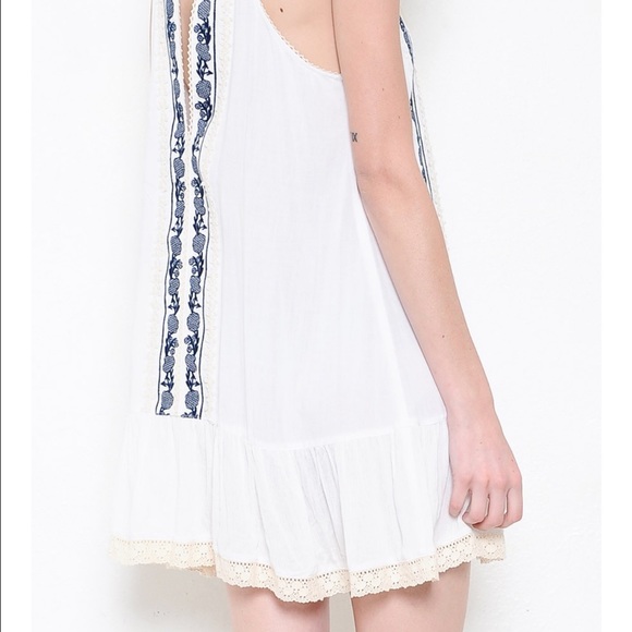 Embroidery Ivory Tunic Dress - Picture 4 of 5