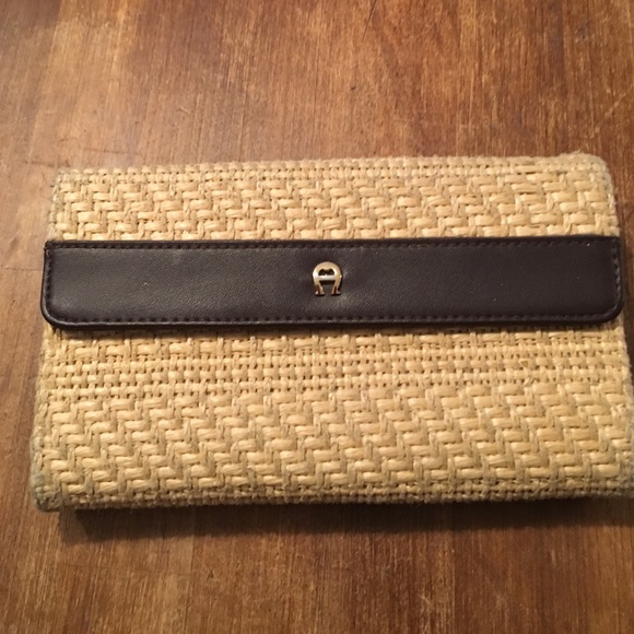Pretty straw fabric etienne aligner wallet