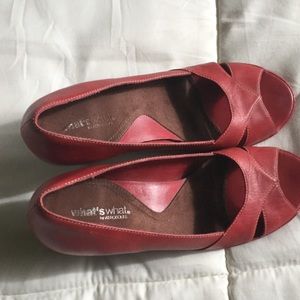 What's What Aerosoles red shoes