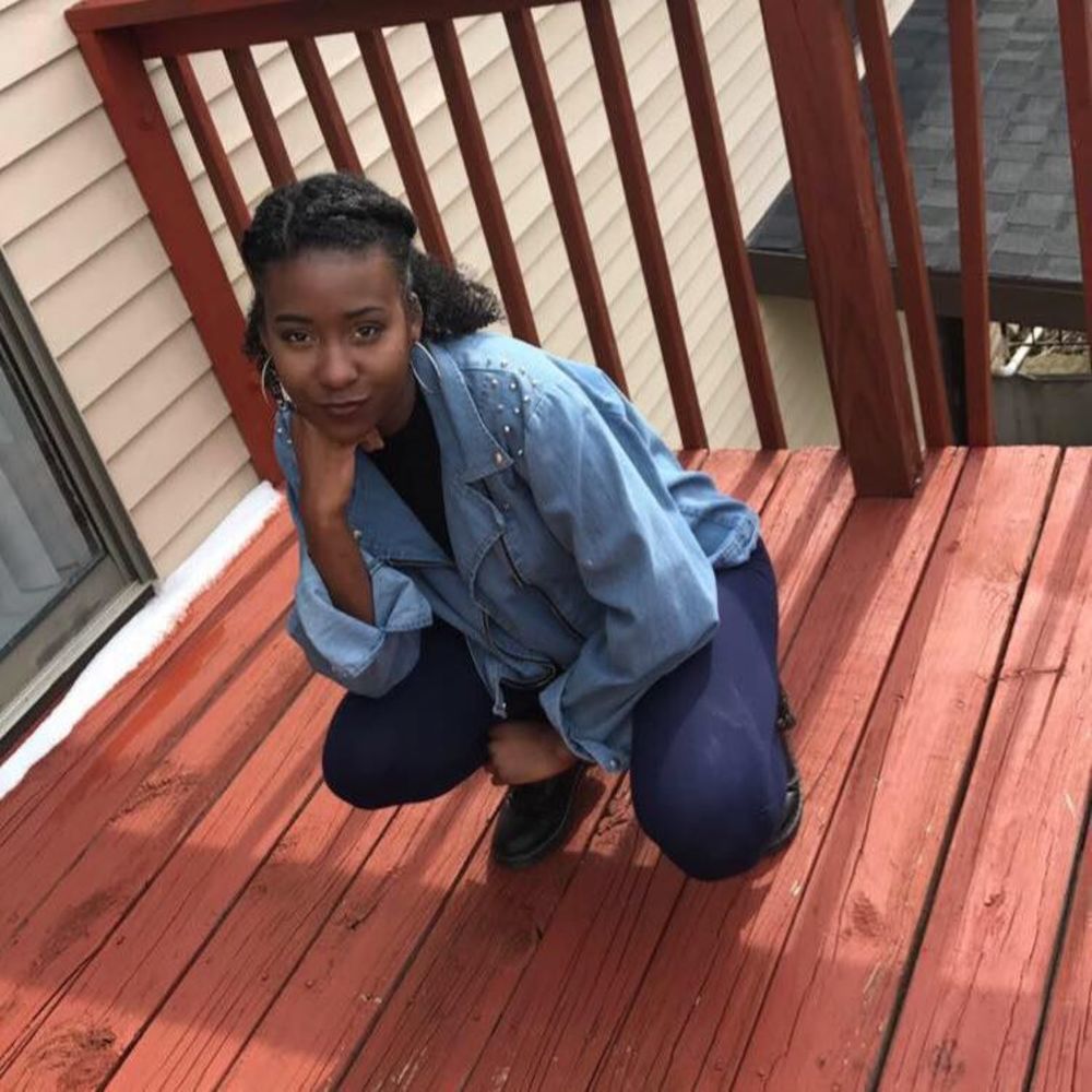 Meet your Posher, Mikila