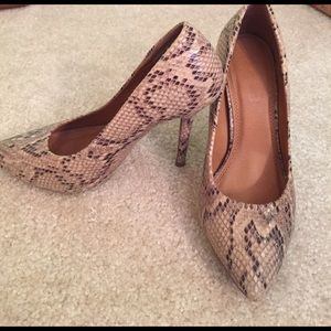 Snake skin pumps